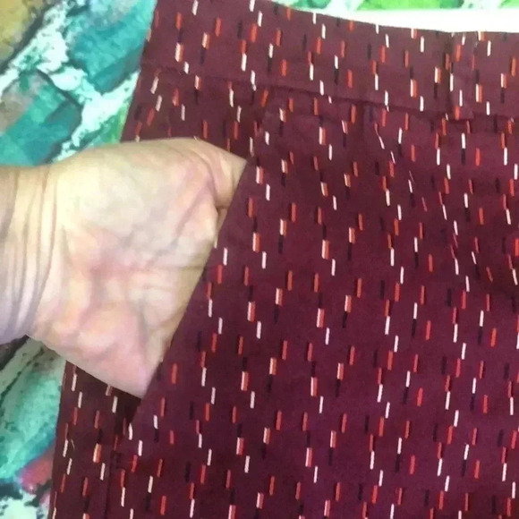 Banana Republic size 12 shorts burgundy - Picture 7 of 9